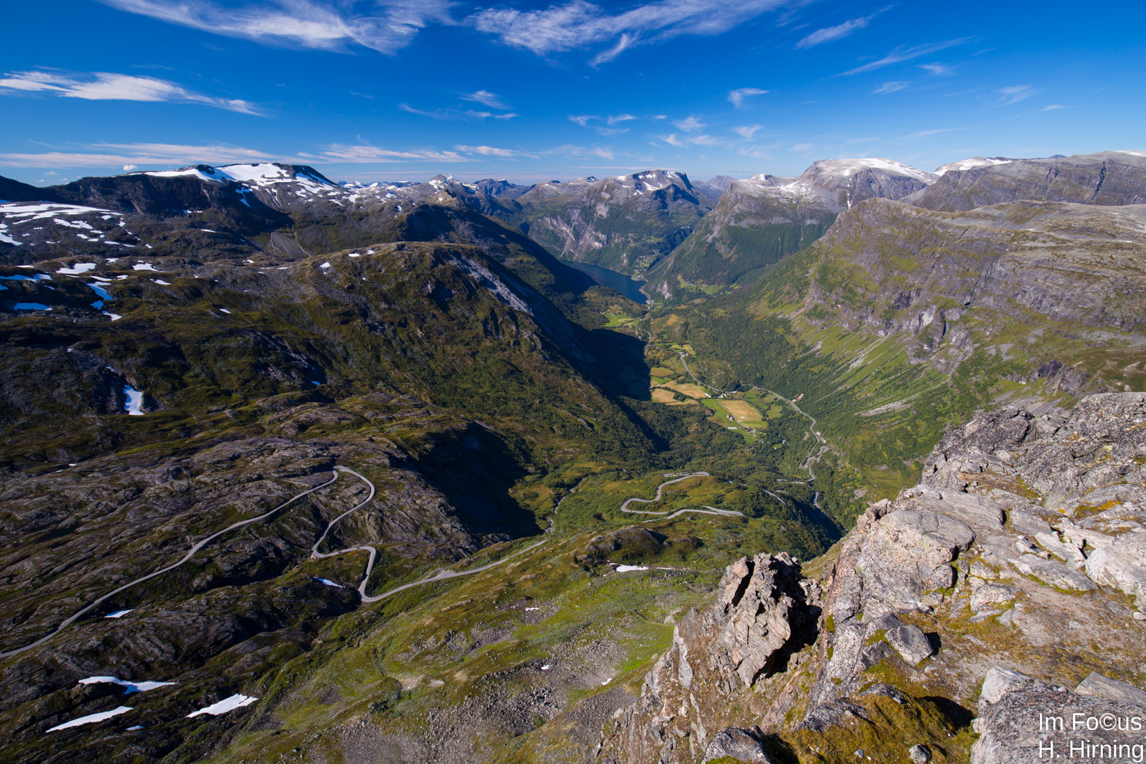 Blick von der Dalsnibba auf den Geirangerfjord